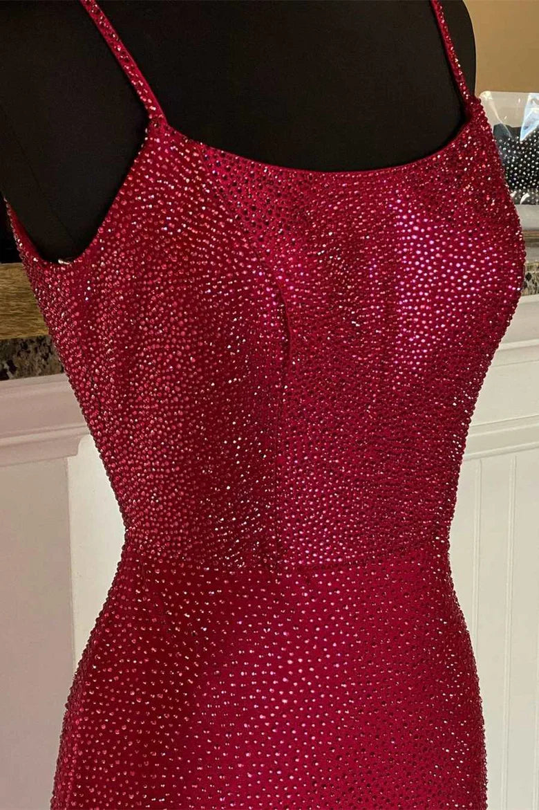 Vestido de fiesta largo con cuentas y corte trompeta